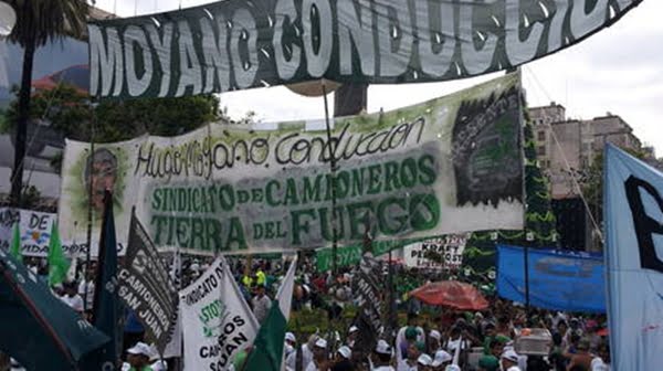 La columna más importante de las que protestaron en la Plaza de Mayo fue la de Camioneros