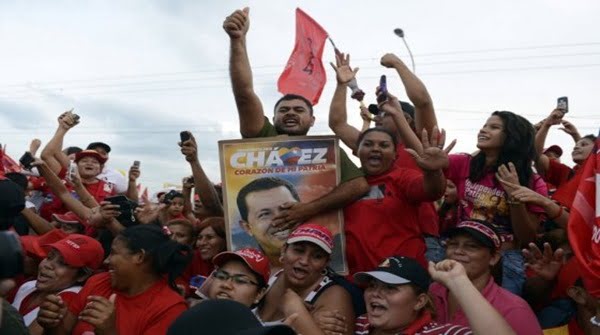 Tras conocerse los resultados, los seguidores del oficialismo nacional venezolano dieron rienda suelta a los festejos.