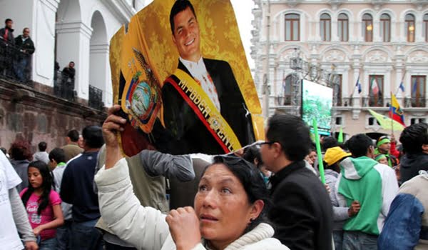 Conocidos los números de los comicios, hubo festejos de los partidarios de Correa en las calles ecuatorianas.