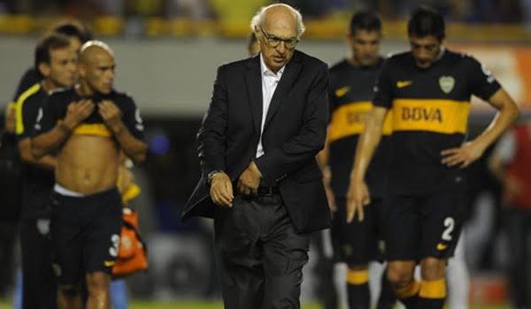 Carlos Bianchi no le encuentra la vuelta. Boca no tiene idea de juego, apuesta todo a la pegada de Riquelme con pelota parada. Foto: Cancha Llena