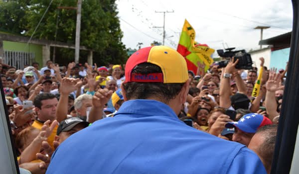 El opositor Capriles en campaña. Foto: Noticias 24