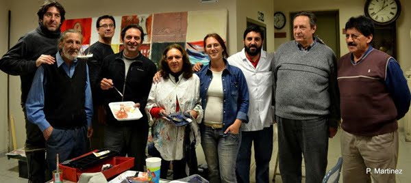 Ex alumnos de la Escuela Provincial de Bellas Artes tras una jornada de mate y pincel.