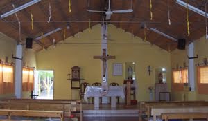 La capilla del santuario de San Expedito, de San Juan, por dentro. 