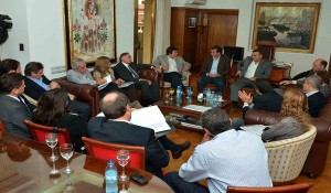 Pérez con los legisladores nacionales acordaron convocar a Vale al Congreso. Foto: Archivo - Prensa Gobierno de Mendoza