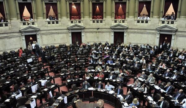 Menos de la mitad de diputados que terminan el mandato se quedó sin lugares en las listas de los partidos para reelegirse. Foto: Télam