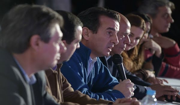 Presentación de los candidatos del FpV. Omar Félix consiguió al final un lugar entrable en la lista del oficialismo, aunque dependerá de la Justicia para ser candidato. Foto: Prensa PJ