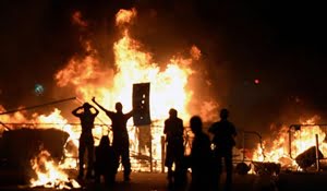 En un centenar de ciudades brasileñas fueron escenario de protestas el jueves en la noche. Río de Janeiro fue uno de los sitios más calientes. 