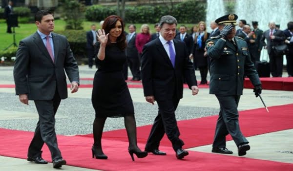 Cristina Fernández y Juan Manuel Santos en la sede del Gobierno de Colombia.