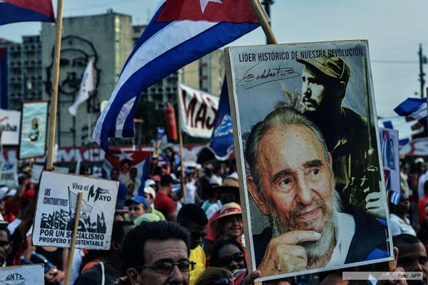 Los cubanos celebraron en la ciudad de Santiago de Cuba.