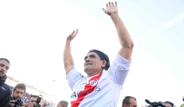 ¡Adios! Se despidió Ariel Ortega. Foto: Cancha Llena