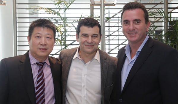  Francisco Pérez, se reunió con el Presidente de YPF, Miguel Galuccio, y Zhang Jun,Presidente de Petro AP, MIguel Galuccio, CEO de YPF, y el gobernador Pérez en el la torre de la petrolera argentina en Puerto Madero. Foto: Prensa Gobierno de Mendoza