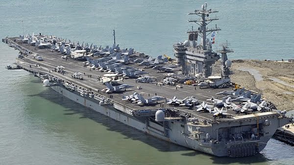 El portaaviones de propulsión nuclear USS Nimitz y otros buques de su grupo de ataque se dirigen hacia el oeste con rumbo al Mar Rojo. Foto: RT