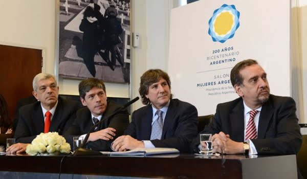 Boudou encabezó el acto de repatriación del científico mil en la Casa Rosada. Junto él, el jefe de Gabinete, Juan Manuel Abal Medina, el ministro de Ciencia y Tecnología, Lino Barañao; y el presidente de la Cámara de Diputados, Julián Domínguez. Foto: Casa Rosada