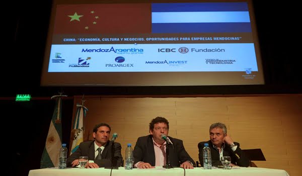 El ministro Marcelo Barg inauguró un seminario pro chino en el Le Parc. Foto: Prensa Gobierno de Mendoza.