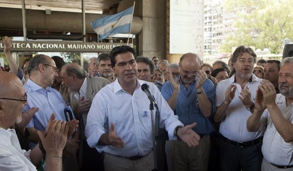 El jefe de Gabinete se reunió con los integrantes de Carta Abierta. Foto: Télam