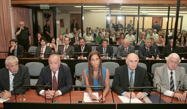 Nadie pagó ni cobró coimas, la precarización fue instaurada por convicción de De La Rúa y los senadores peronistas. Foto: CIJ