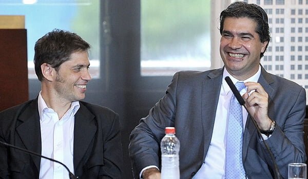 Kicillof y Capitanich en la firma del desendeudamiento para las provincias. Foto: Télam