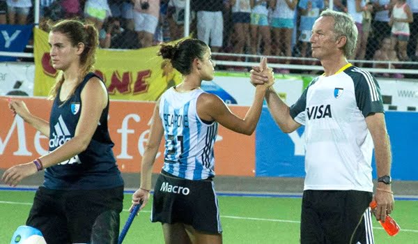 El entrenador de Las Leonas, Emanuel Roggero, puso su renuncia a disposición tras la Liga Mundial. Foto: Télam