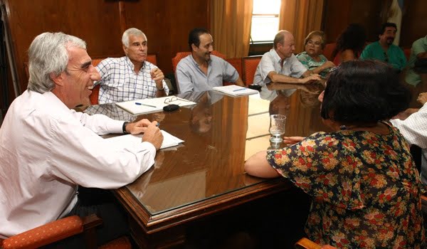 El designado subsecretario de Trabajo, Rubén Boris (de frente con camisa celeste) en la reunión que encabezó Lafalla con los gremios de la CTA opositora, el martes. Foto: Prensa Gobierno de Mendoza