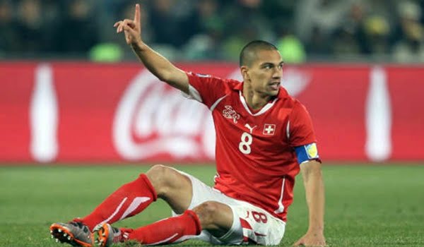 Gokhan Inler, capitán de la Selección de Suiza, es turco. 