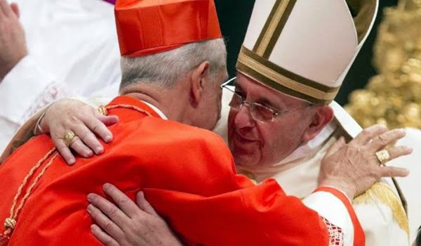 El sábado, el papa ungió cardenal a Mario Poli, quien sucedió sucedió a Bergoglio en la catedral porteña.  