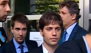 Kicillof en el ingreso a la sede del Grupo Clarín, este jueves. Foto: Captura CN23