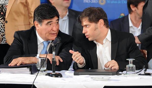 El secretario de Legal y Técnica, Carlos Zannini, y el ministro de Economía, Axel Kicillof, este jueves en el Senado. Foto: Télam