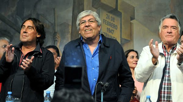 Pablo Michelli (CTA), Hugo Moyano (CGT Azopardo) y Luis Barrionuevo (CGT Azul y Blanca) evaluaron el paro en conferencia de prensa. Foto: Télam