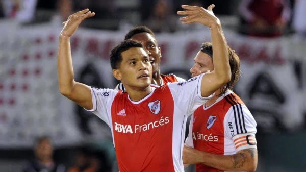 Teófilo  Gutiérrez festejó en el Monumental el gol que le dio la victoria a River sobre Vélez. Foto: Télam.