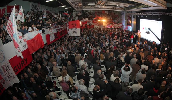 Militantes de distintas provincias llegaron a la Capital Federal para estar en el acto de Cobos.