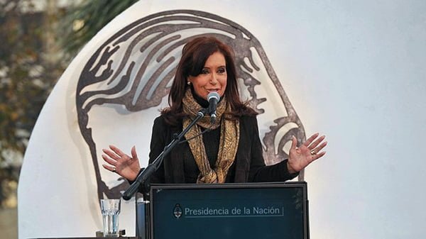 Cristina Fernández encabezó un acto en homenaje al cura tercermundista Carlos Mujica. Foto: Télam