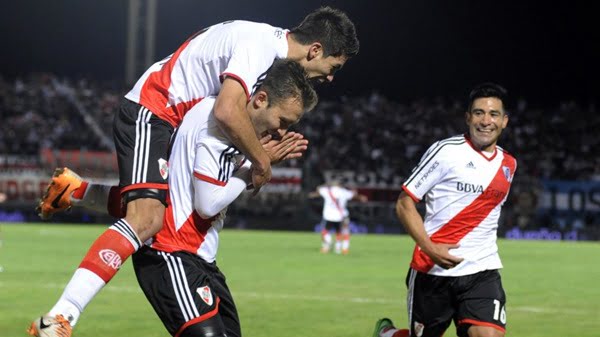 Pezzela marcó el gol de la Superfinal para River. 