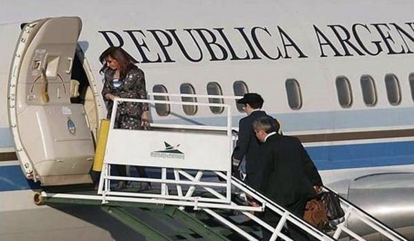 La Presidenta viajó a Brasil este martes.