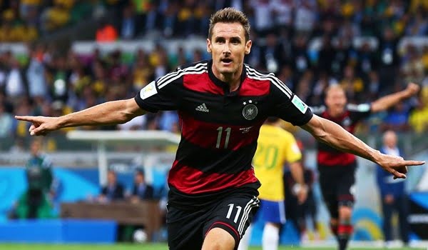 Klose festejó contra Brasil su décimosexto gol en mundiales. Foto: FIFA