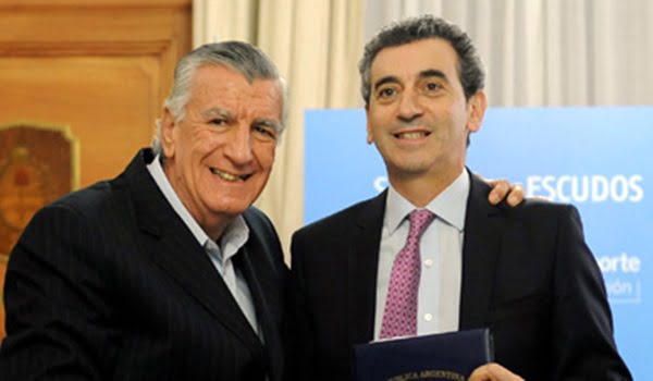 El sanjuanino José Luis Gioja acordó con el ministro Randazzo la reparación del tendido del Belgrano Cargas entre San Juan y Mendoza. Foto: Diario de Cuyo