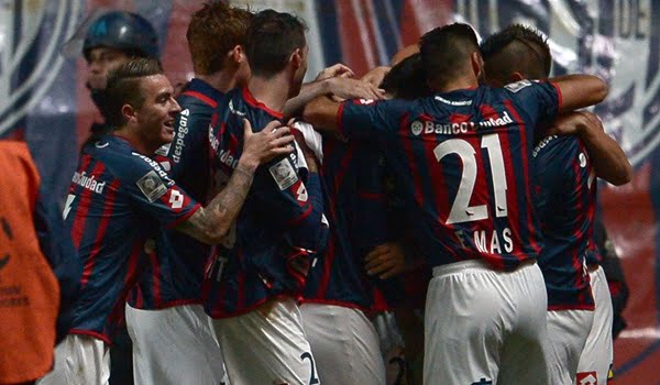 Los jugadores de San Lorenzo festejaron la goleada contra el Bolivar sabiendo que los dejó a tiro de la final de la Copa.