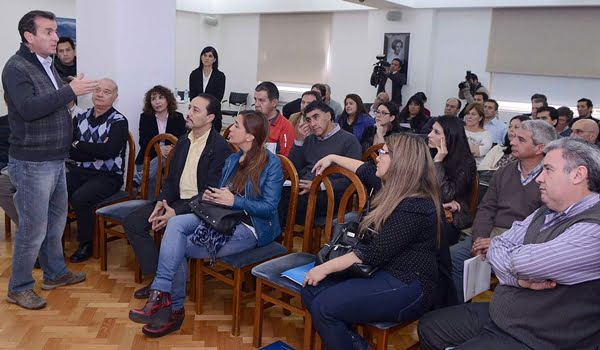 Pérez baja línea a funcionarios municipales reunidos este sábado en la Casa de Gobierno. Foto: Prensa Gobierno de Mendoza.