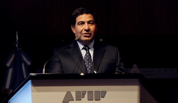 El titular de la Administración Federal de Ingresos Públicos (AFIP), Ricardo Echegaray, fue a Francia a buscar datos de argentinos tenedores de depósitos en Suiza. Foto: Archivo - Télam