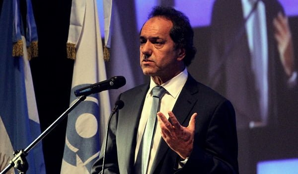 Scioli encabezó un acto proselitista en Buenos Aires. 