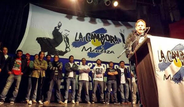 Lucas Ilardo, diputado de La Cámpora, reivindicó el panfleto de la agrupación contra Clarín.