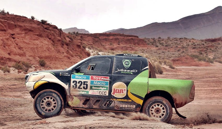 Yazeed Alrajhi con Toyota se anotó la primera etapa en su cuenta del Dakar.