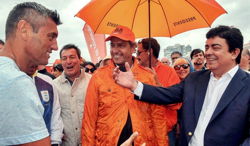 Goycoechea, Scioli y Espinoza de campaña en la Costa Atlántica.