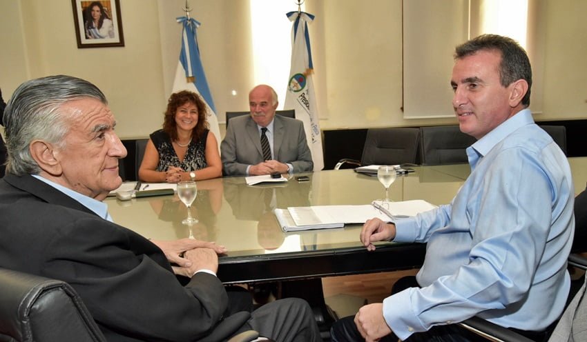 Gioja y Pérez con el ministro Casamiquela, este jueves en Buenos Aires. Foto: Prensa Gobierno de Mendoza