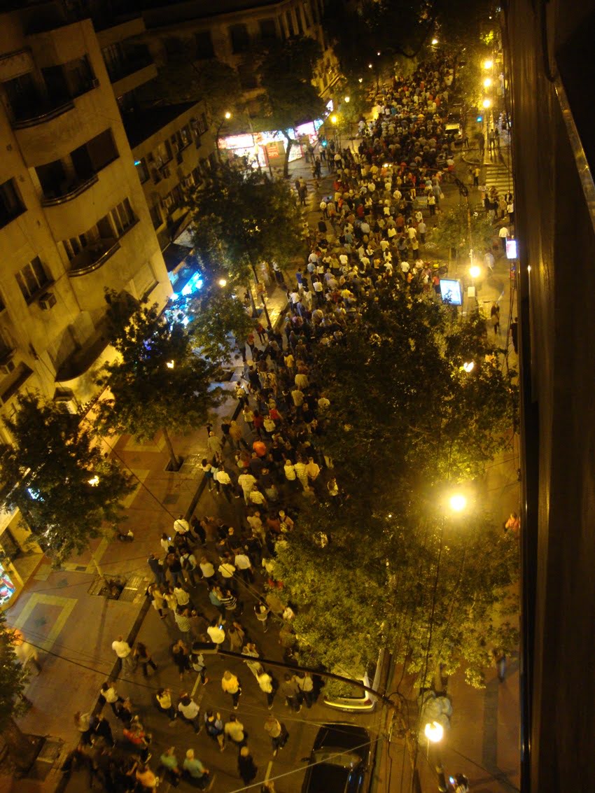 Los manifestantes batieron palmas por San Martín, Espejo y Patricias Mendocinas; desde el Kilómetro 0 hasta la Legislatura. Foto: Explícito.