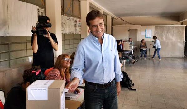 Rodolfo Suérez sumó un gran caudal de votos este domingo en las PASO de Capital para asegurarse la continuidad al frente del Municipio que heredó de Víctor Fayad.