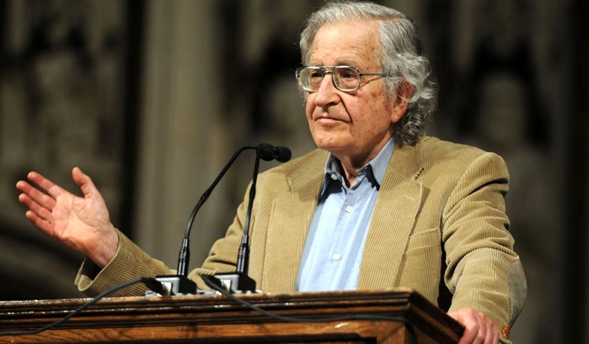 Noam Chomsky consideró que Rusia tiene  motivos para preocuparse por el avance de la OTAN sobre sus fronteras. 