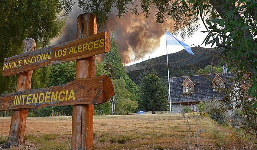 Un foco de incendio en el Parque Nacional Los Alerces está fuera de control.