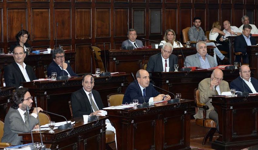 Los senadores aprobaron el proyecto de ley de financiamiento de las campañas.