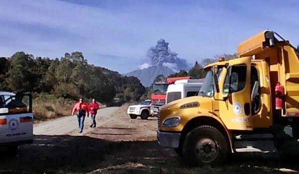 En Chile evacuaron a 6.514 personas por una nueva erupción del Calbuco. 