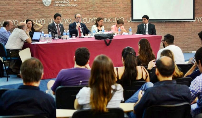 La Comisión Especial del Consejo Superior de la UNCuyo sesionó el lunes para rechazar el plan canje de terrenos que ofertó la familia Vila para salvar el negocio en una parcela usurpada por Dalvian. Foto: Uncu.edu.ar